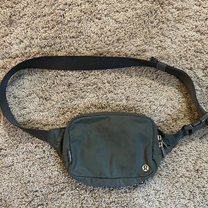 lululemon athletica Gray Belt Bag (large size 2L)